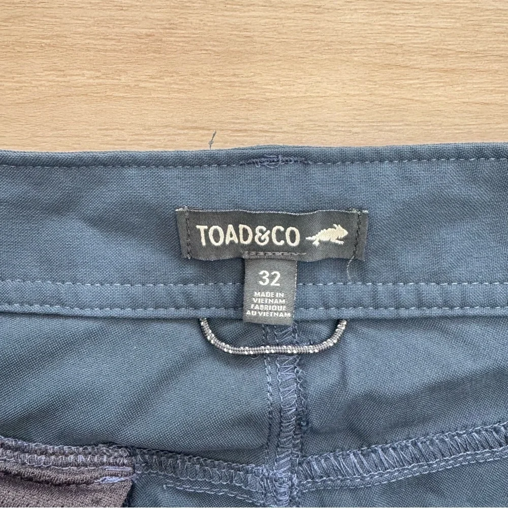 Toad&Co Rover Navy Blue Shorts quick dry & comfortable Sz 32 Great condition